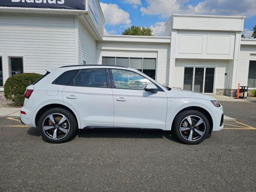 2022 Audi Q5 45 S line Premium Plus