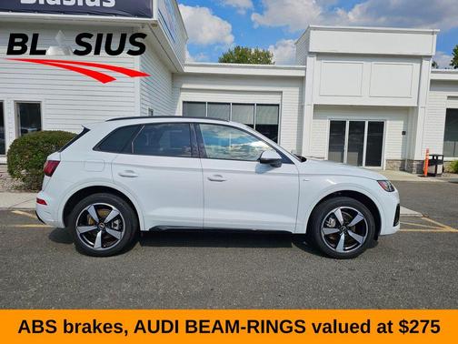 2022 Audi Q5 45 S line Premium Plus