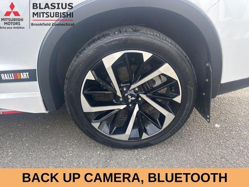 White Diamond / Black 2023 Mitsubishi Outlander PHEV SE