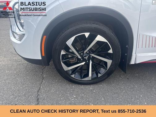 White Diamond / Black 2023 Mitsubishi Outlander PHEV SE