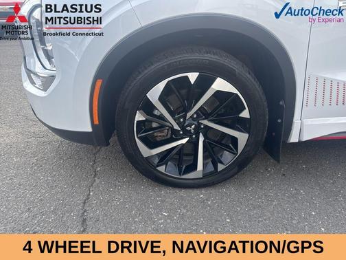 White Diamond / Black 2023 Mitsubishi Outlander PHEV SE