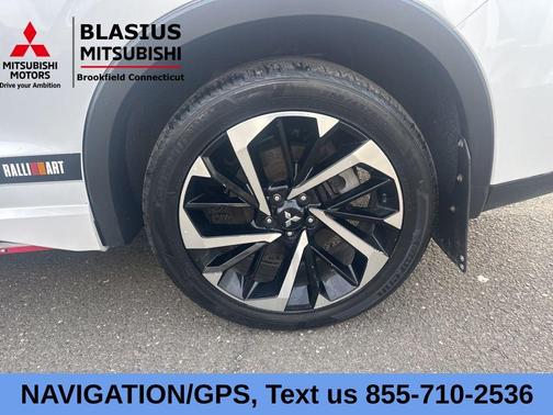 White Diamond / Black 2023 Mitsubishi Outlander PHEV SE