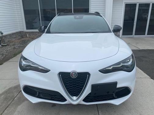 2024 Alfa Romeo Stelvio Ti