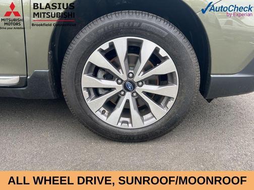 Wilderness Green Metallic 2019 Subaru Outback 2.5i Touring