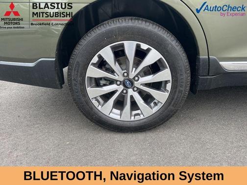 Wilderness Green Metallic 2019 Subaru Outback 2.5i Touring