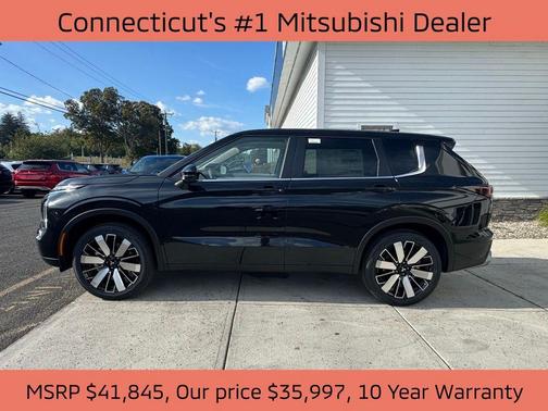 2025 Mitsubishi Outlander SE