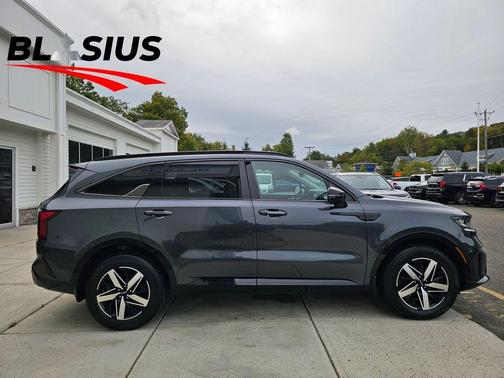 2023 Kia Sorento S
