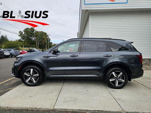 2023 Kia Sorento S