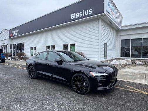 2024 Volvo S60 B5 Plus Black Edition
