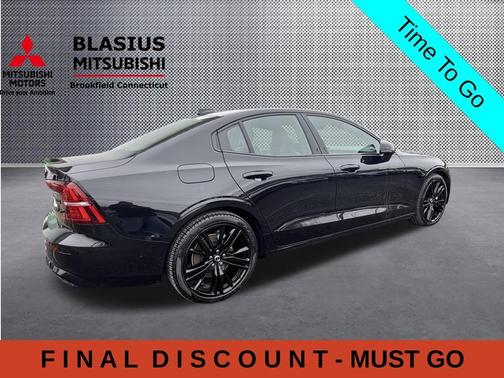 Onyx Black Metallic 2024 Volvo S60 B5 Plus Black Edition