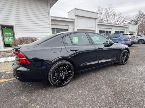 2024 Volvo S60 B5 Plus Black Edition