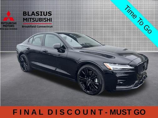 Onyx Black Metallic 2024 Volvo S60 B5 Plus Black Edition