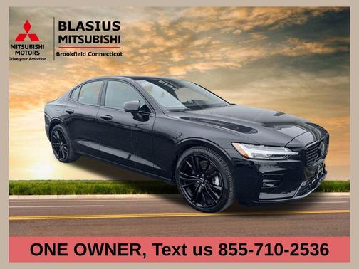 2024 Volvo S60 B5 Plus Black Edition