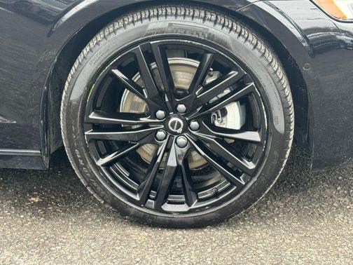 2024 Volvo S60 B5 Plus Black Edition