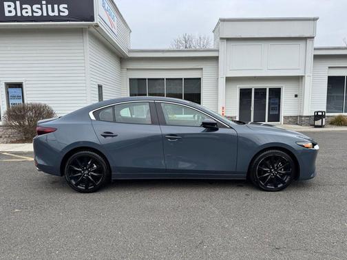 2024 Mazda Mazda3 Carbon Edition