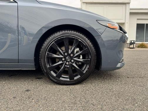 2024 Mazda Mazda3 Carbon Edition