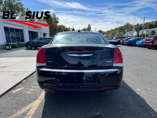 2022 Chrysler 300 Touring