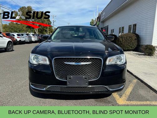 2022 Chrysler 300 Touring