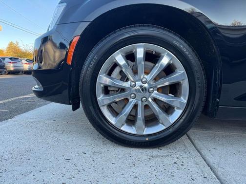 2022 Chrysler 300 Touring