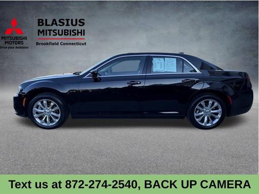 2022 Chrysler 300 Touring