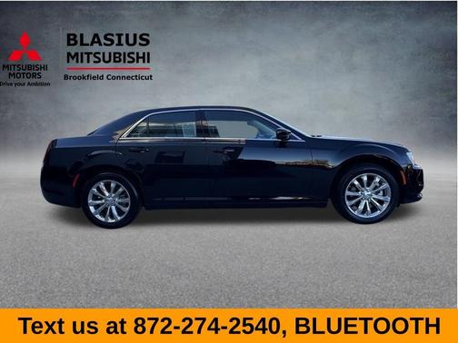 2022 Chrysler 300 Touring