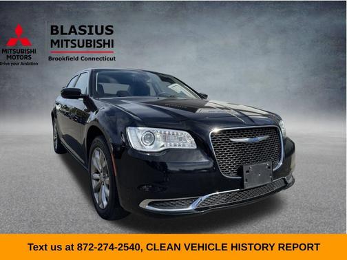 2022 Chrysler 300 Touring