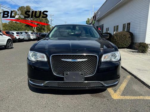 2022 Chrysler 300 Touring