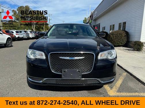 2022 Chrysler 300 Touring