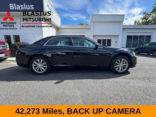 2022 Chrysler 300 Touring