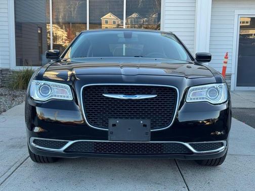 2022 Chrysler 300 Touring