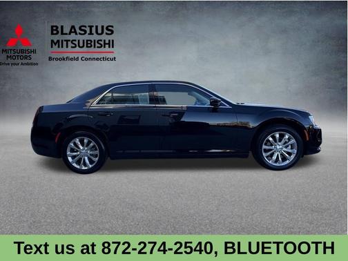 2022 Chrysler 300 Touring