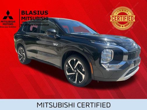 Labrador Black Pearl 2024 Mitsubishi Outlander PHEV SE