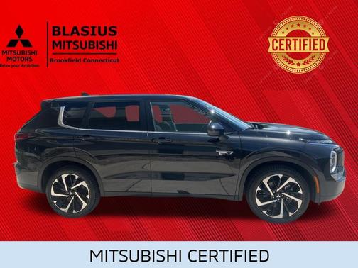 Labrador Black Pearl 2024 Mitsubishi Outlander PHEV SE