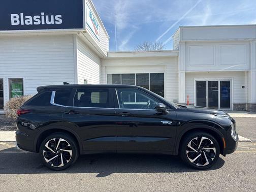 2024 Mitsubishi Outlander PHEV SE
