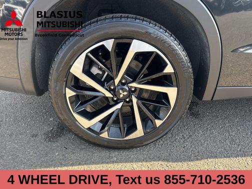 2024 Mitsubishi Outlander PHEV SE