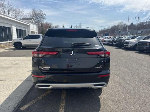 2024 Mitsubishi Outlander PHEV SE