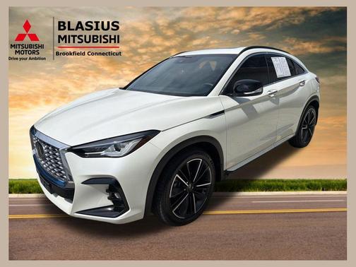 Majestic White 2023 INFINITI QX55 LUXE