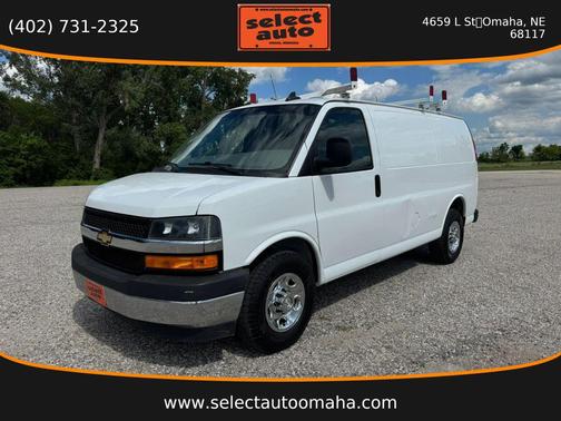 White 2019 Chevrolet Express 3500 Work Van