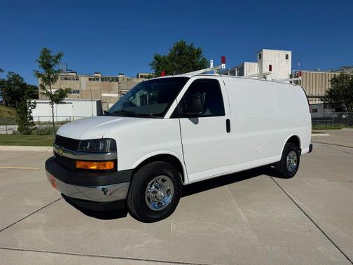 White 2021 Chevrolet Express 3500 RWD 3500 Regular Wheelbase WT