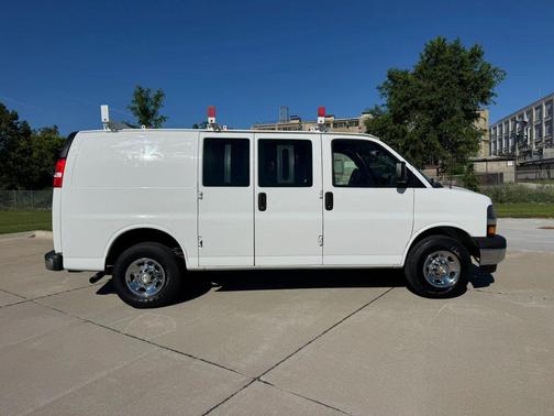 White 2021 Chevrolet Express 3500 RWD 3500 Regular Wheelbase WT