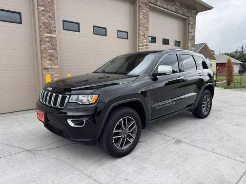 Diamond Black Crystal Pearlcoat 2019 Jeep Grand Cherokee Limited
