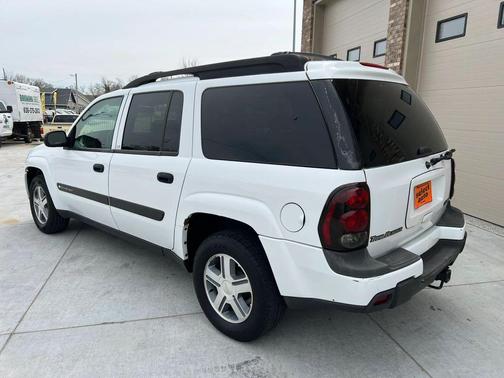 Summit White 2004 Chevrolet TrailBlazer EXT LS