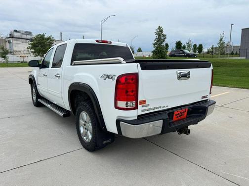 White 2012 GMC Sierra 1500 SLE