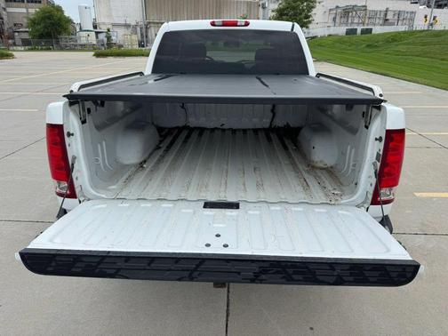 White 2012 GMC Sierra 1500 SLE