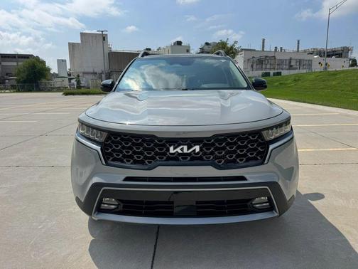 Gray 2022 Kia Sorento EX