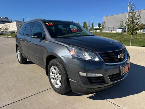 Gray 2013 Chevrolet Traverse LS