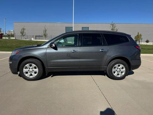 Gray 2013 Chevrolet Traverse LS