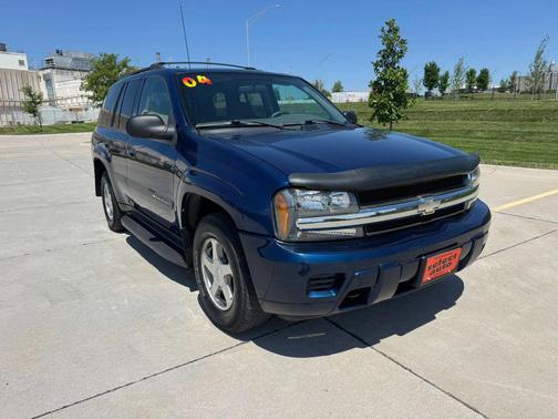 Blue 2004 Chevrolet Trailblazer LS