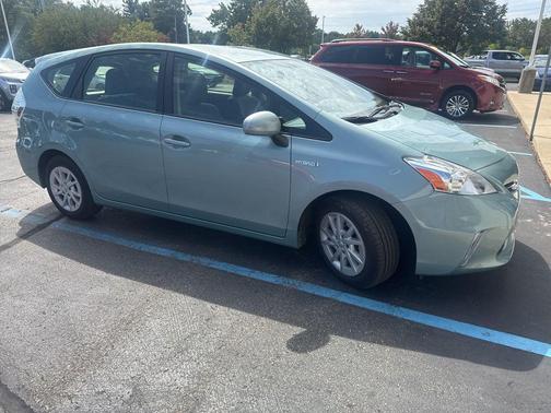 2014 Toyota Prius v Two