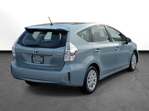 2014 Toyota Prius v Two